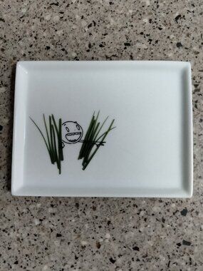 New 2012 Retired Oliver Chives Grass Appetizer Plate